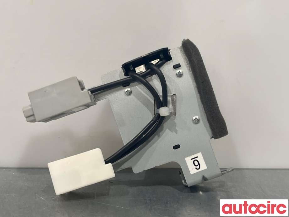 Antenne forsterker til Mazda MX-30 2020-->>  (MAZDA|DN4E-66-T30)