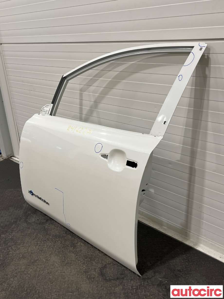 Dør venstre foran til Nissan Leaf 2018-->> (Type II)  (NISSAN|H01015SLMA|H01015SLAA)