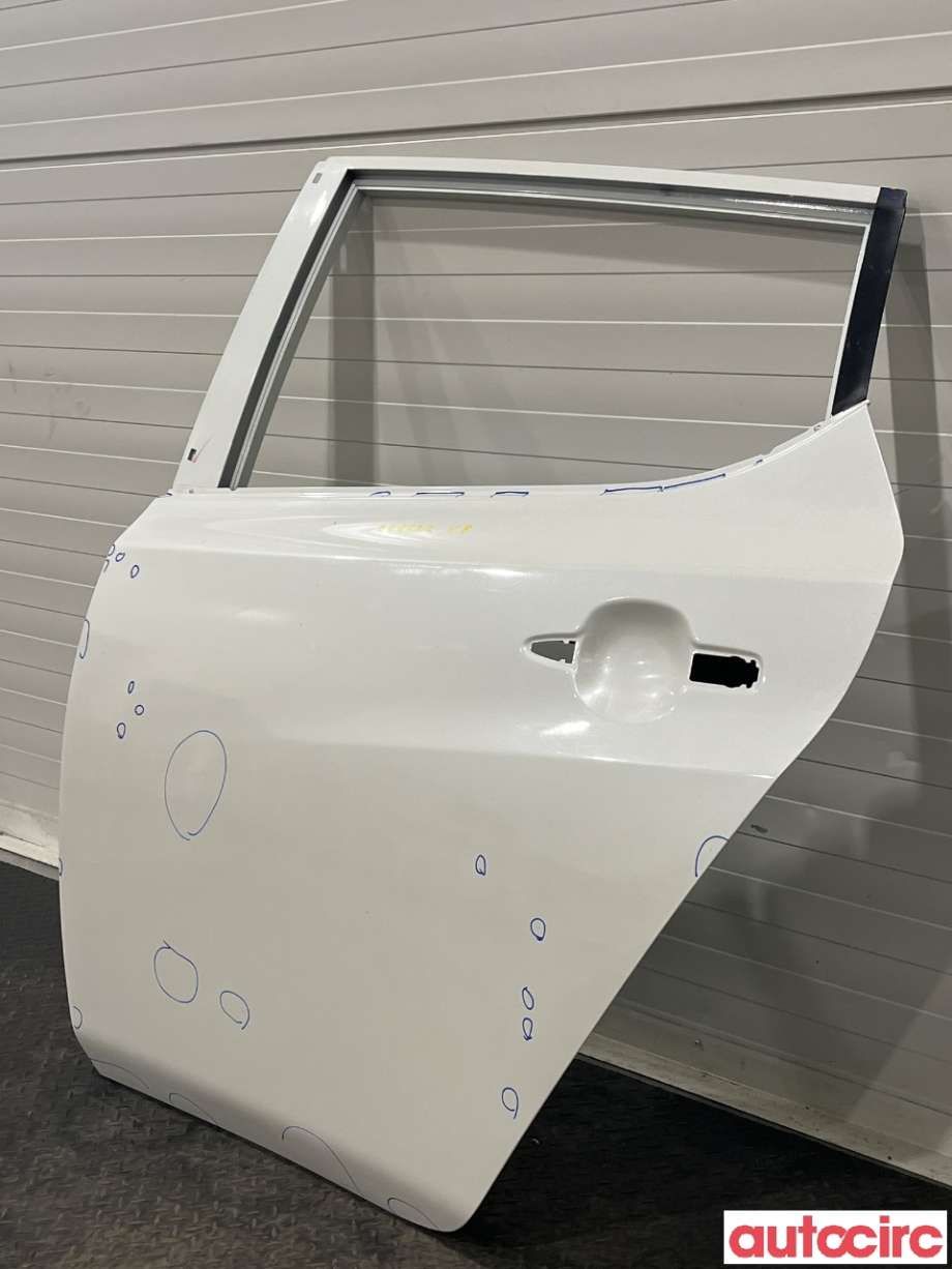 Dør venstre bak til Nissan Leaf 2018-->> (Type II)  (NISSAN|H21015SLMA|H21015SLMB)