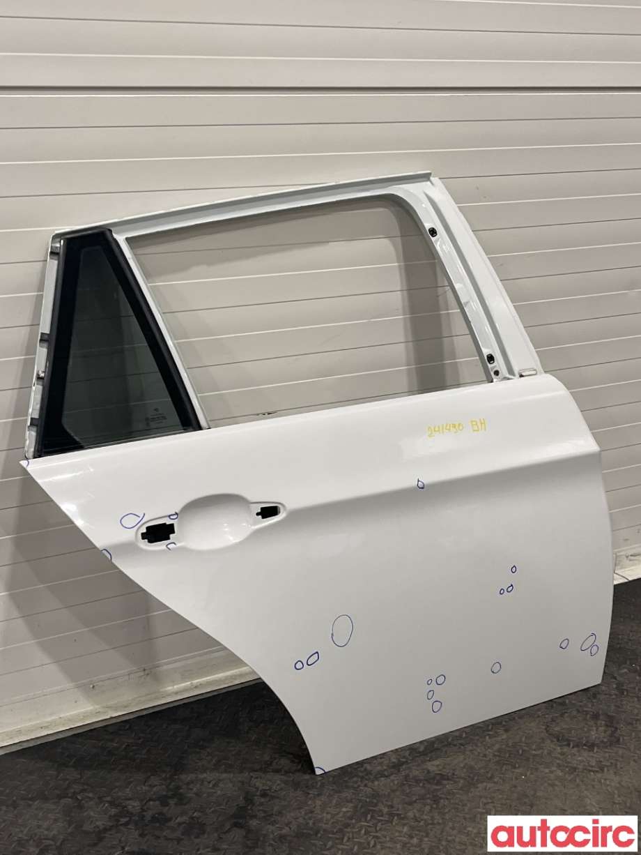 Dør høyre bak til BMW 3-Serie 2005-2011 (E90/E91/E92/E93) (E90/E91/E92/E93) (BMW|41009628752)