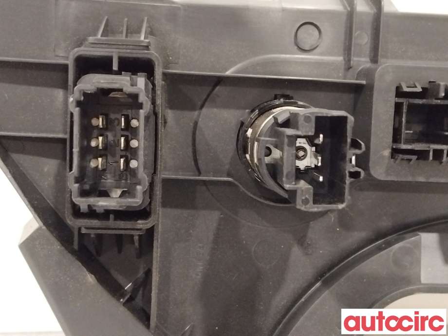 Bryter nødblink til Peugeot Partner 2008-2015 (Type II, Fase 1)  (PEUGEOT|6990L2|9680931977|)