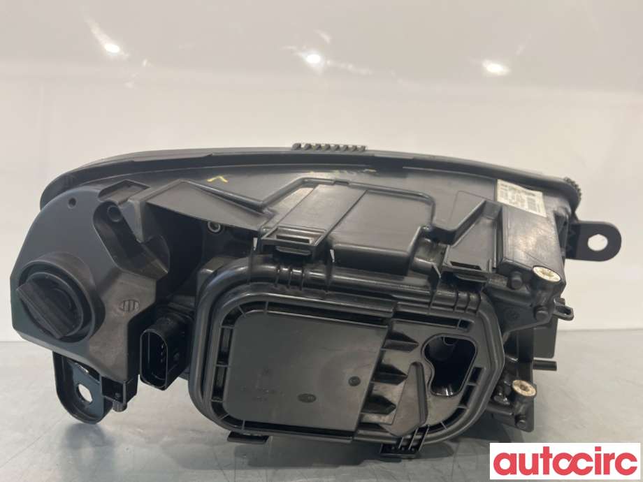 Frontlykt venstre halogen til Audi A6 2005-2008 (Type III, Fase 1) (C6) (C6) (AUDI|4F0941003EA||4F0941003A)