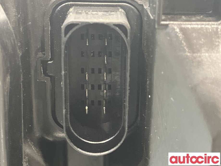 Frontlykt venstre halogen til Audi A6 2005-2008 (Type III, Fase 1) (C6) (C6) (AUDI|4F0941003EA||4F0941003A)