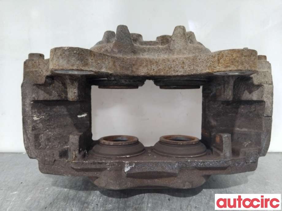 Bremsecaliper venstre foran til Mitsubishi Pajero 2007-2016 (Type IV, Fase 1)  (MITSUBISHI|4605B705|)