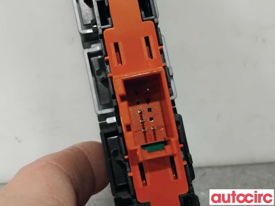 Bryter diverse til VW Golf Sportsvan 2014-2018  (VOLKSWAGEN|517927238|034983031-03)