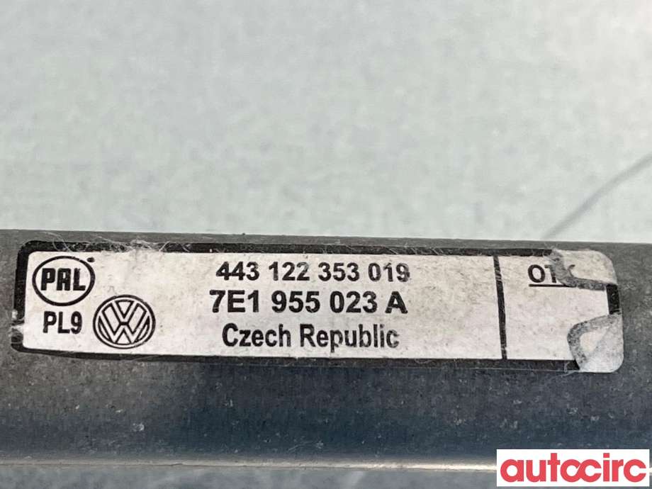 Viskermotor frontrute til VW Transporter / Caravelle 2009-2015 (Fase 2) (T5) (T5) (VOLKSWAGEN|7E1955113B|443122351017|7E1955113G)