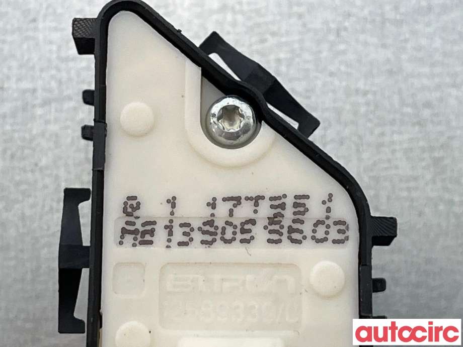Bryter diverse til Mercedes E-Klasse 2016-2023 (W213) (W213) (MERCEDES|A2139053603|A2139059603)