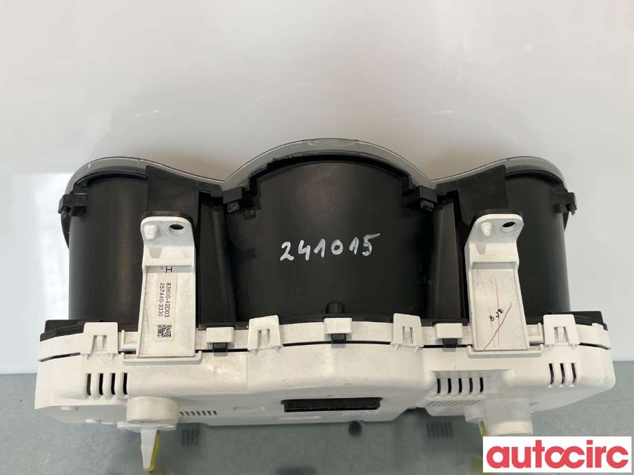 Instrumentpanel til Toyota RAV4 2006-2009 (Type III, Fase 1)  (TOYOTA|8380042D03)