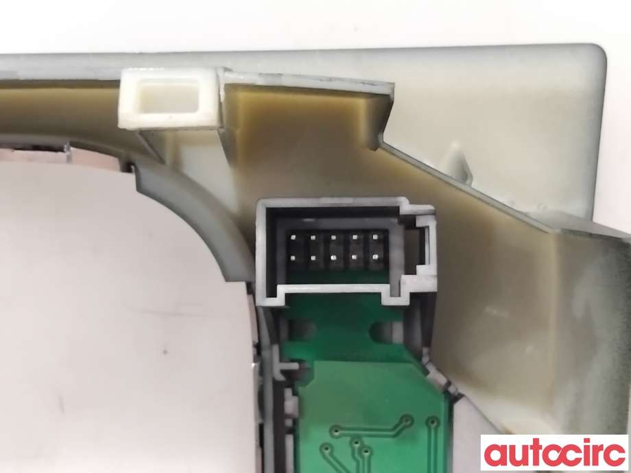 Diverse deler til VW Golf VI 2008-2012  (VOLKSWAGEN|5K1713203E|)