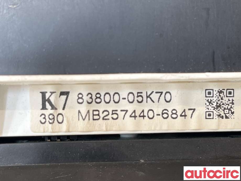 Instrumentpanel til Toyota Avensis 2009-2015 (Type III, Fase 1)  (TOYOTA|8380005K70)