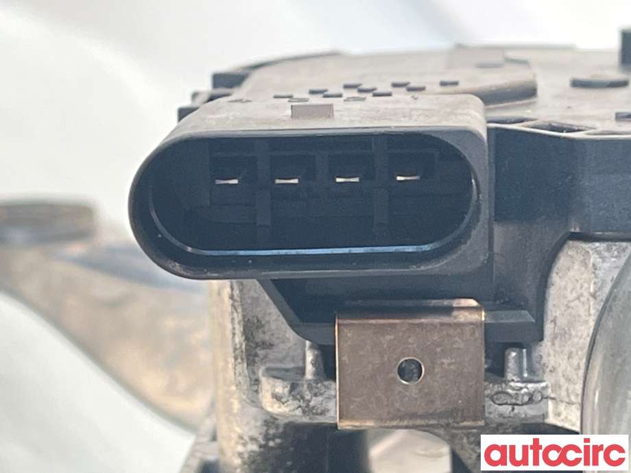 Viskermotor frontrute til Mercedes C-Klasse 2014-2018 (Fase 1) (W205) (W205) (MERCEDES|A2058208102|1397220969|A2058200740)
