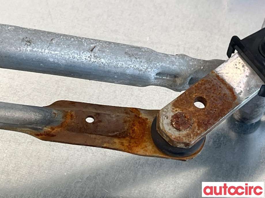 Viskermotor frontrute til Mercedes C-Klasse 2014-2018 (Fase 1) (W205) (W205) (MERCEDES|A2058208102|1397220969|A2058200740)