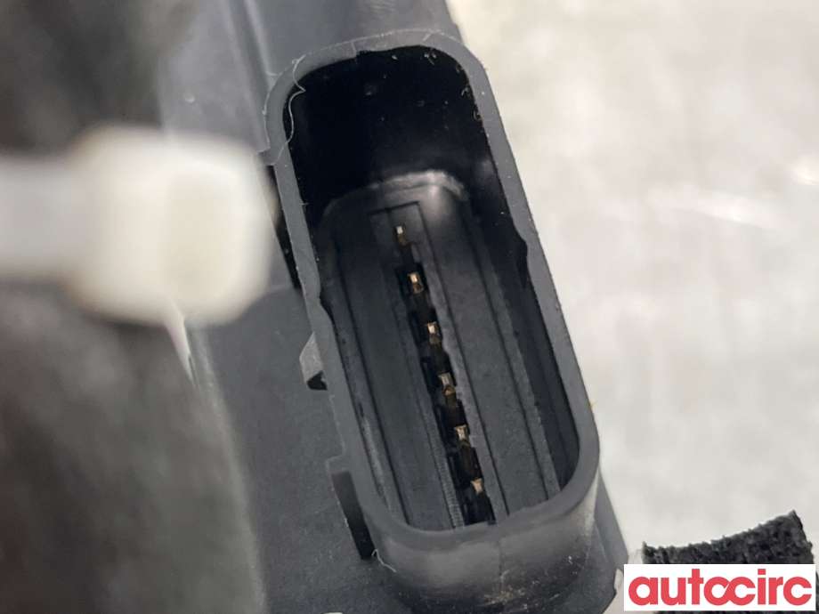 Låsekasse venstre foran til Hyundai Ix35 2010-2015  (HYUNDAI|813102Y000||81310-2Y000)