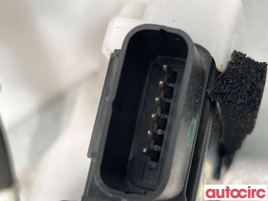Låsekasse høyre foran til Hyundai Ix35 2010-2015  (HYUNDAI|813202Y000||81320-2Y000)