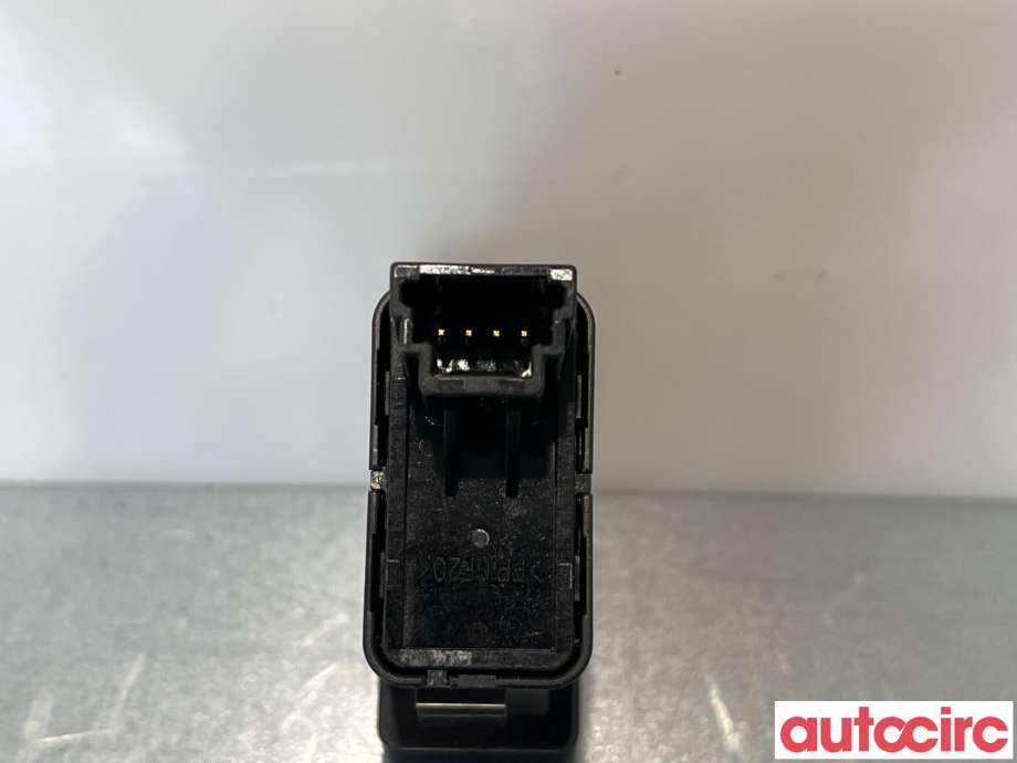 Bryter nødblink til Mazda CX-5 2012-2017 (Type I)  (MAZDA|KD45664H0)