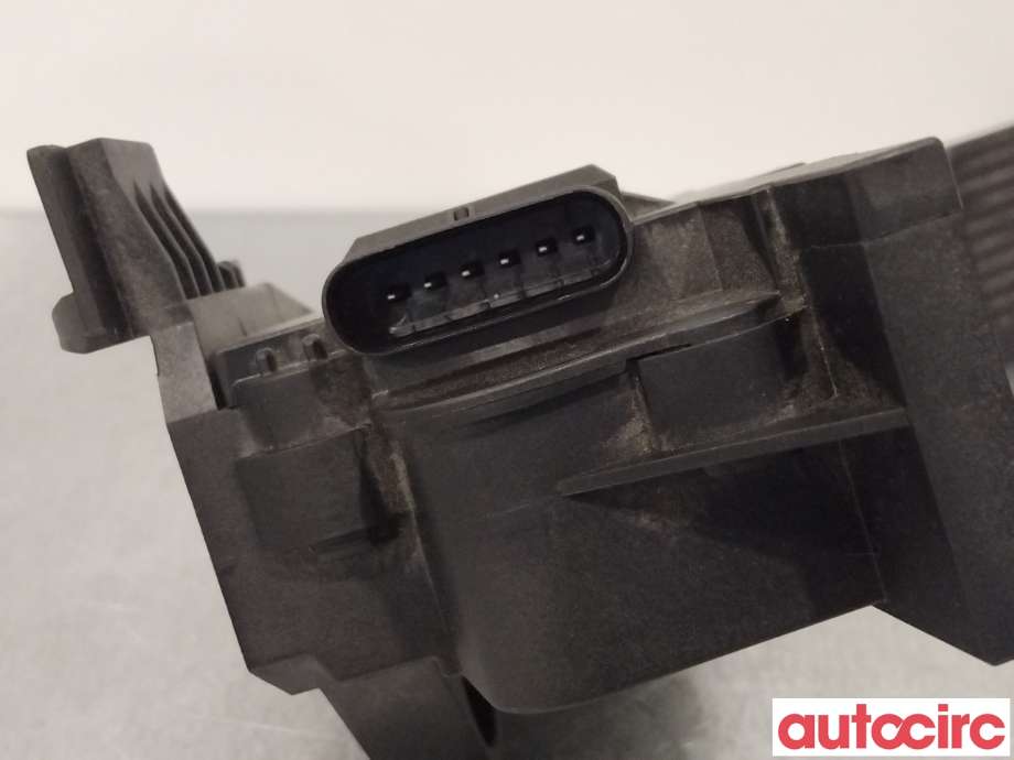 Pedal gass til Mercedes A-Klasse 2012-2018 (W176) (W176) (MERCEDES|A2463001404)