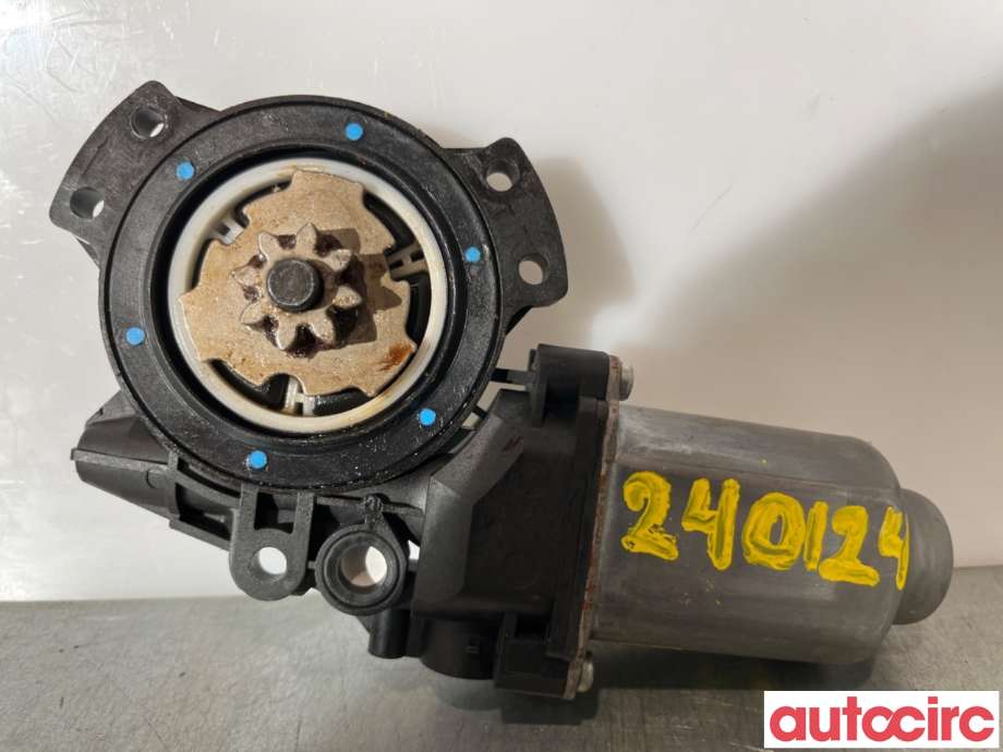 Ruteheis høyre foran til Hyundai Ix35 2010-2015  (HYUNDAI|824602S000|402390B|)