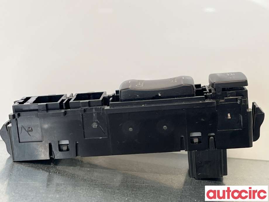 Bryter Antispinn til BMW 3-Serie 2012-2018 (F30/F31/F34) (F30/F31/F34) (BMW|61319252912|61319391705|9252911)