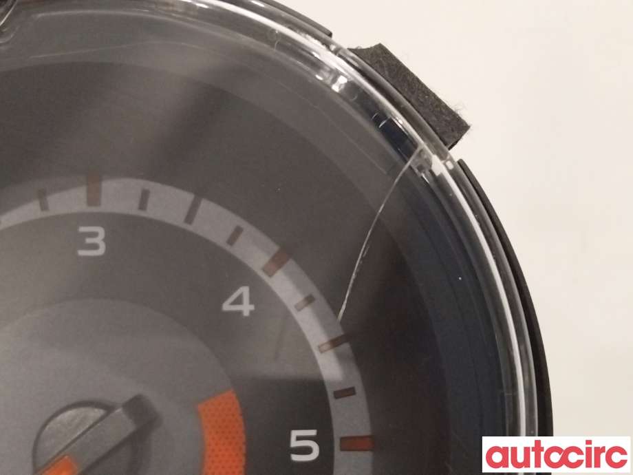 Instrumentpanel til Mitsubishi Outlander 2007-2010 (Type II, Fase 1)  (MITSUBISHI|8100A115|507-920H)