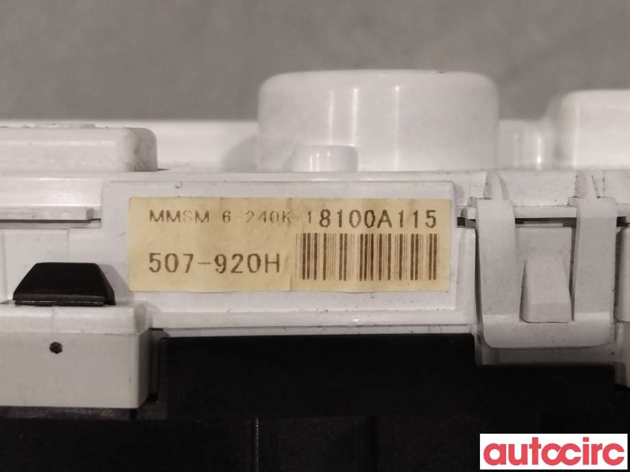 Instrumentpanel til Mitsubishi Outlander 2007-2010 (Type II, Fase 1)  (MITSUBISHI|8100A115|507-920H)