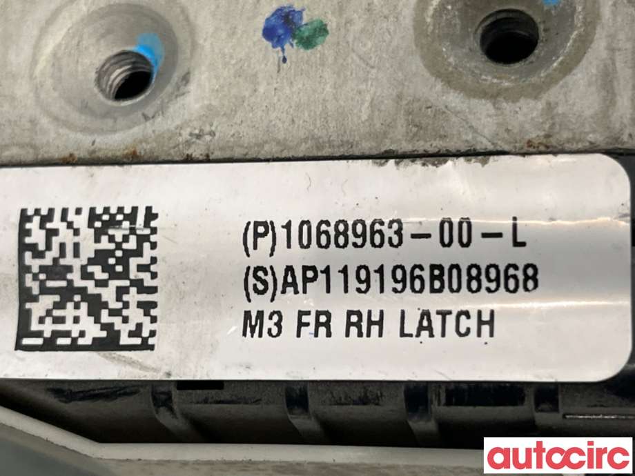 Låsekasse høyre foran til Tesla Model 3 2018-2023 (Fase 1)  (TESLA|1500673-00-B||1068963-00-L)