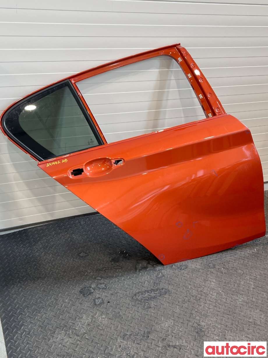Dør høyre bak til BMW 1-Serie 2011-2015 (Fase 1) (F20/F21) (F20/F21) (BMW|41525A2A398|41527284516)
