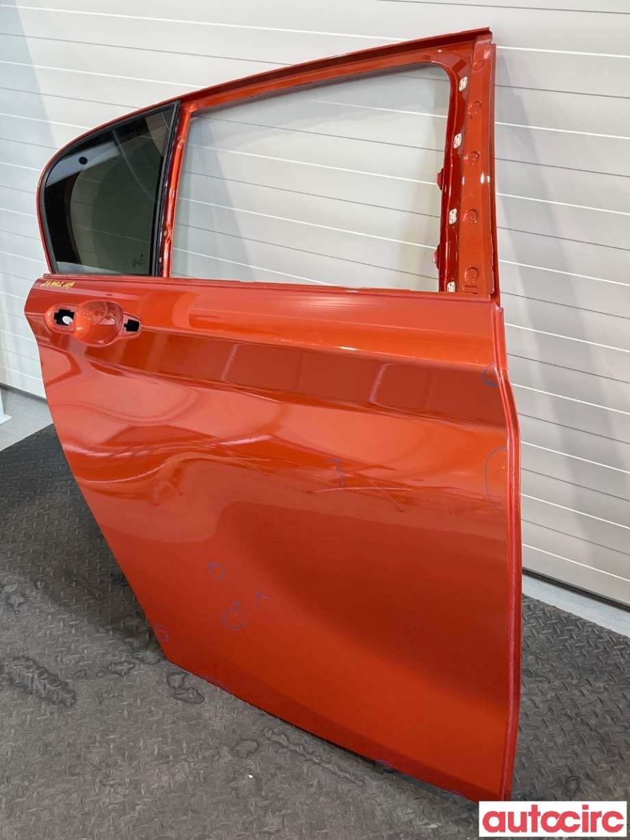 Dør høyre bak til BMW 1-Serie 2011-2015 (Fase 1) (F20/F21) (F20/F21) (BMW|41525A2A398|41527284516)