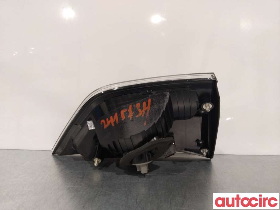 Baklykt høyre indre til Mitsubishi Outlander 2007-2010 (Type II, Fase 1)  (MITSUBISHI|8331A006)