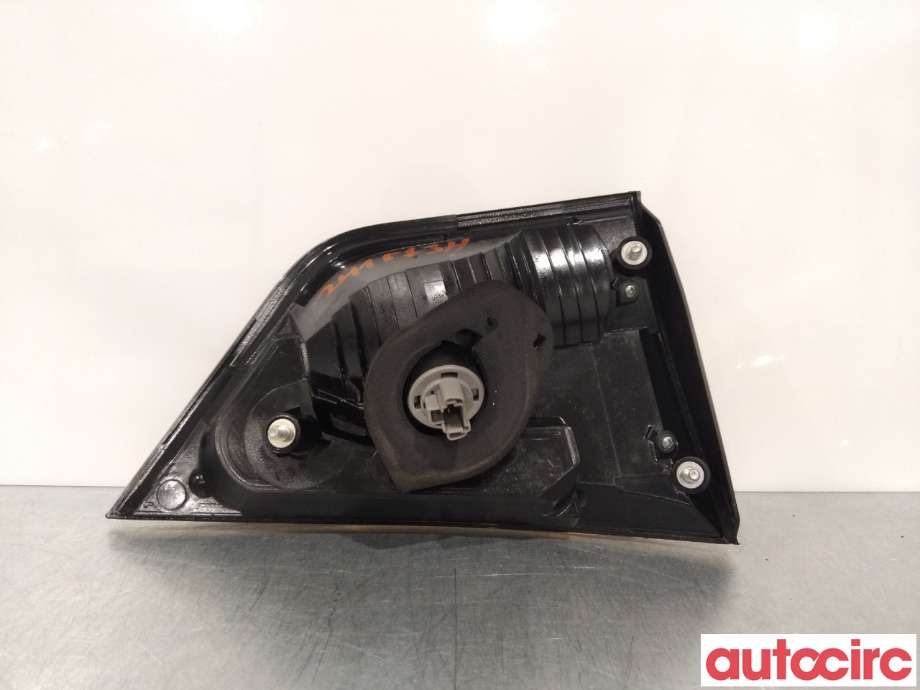 Baklykt høyre indre til Mitsubishi Outlander 2007-2010 (Type II, Fase 1)  (MITSUBISHI|8331A006)