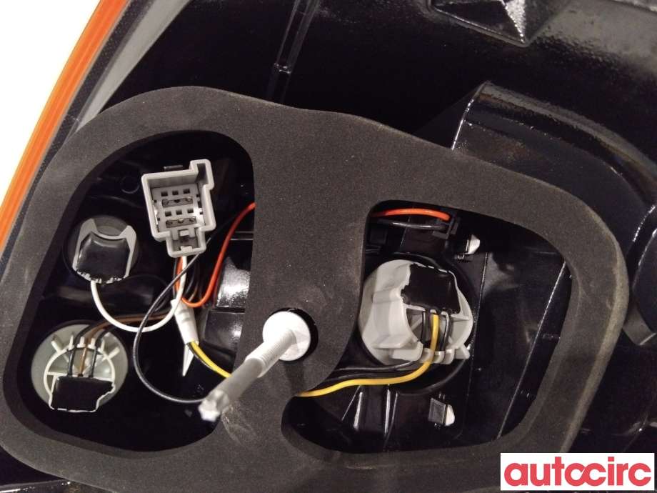 Baklykt høyre til Ford Fiesta 2013-2017 (Type VI, Fase 2)  (FORD|5574148|C1BB-13404-BC|)