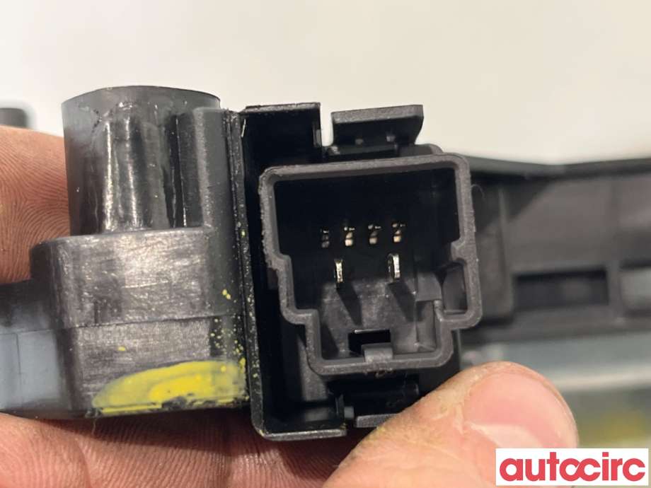 Ruteheis venstre foran til Volvo V40 2012-2019  (VOLVO|31253061|966268-103|)