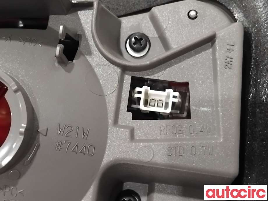 Baklykt venstre indre til Lexus IS 2006-2013 (Type II) (XE20) (XE20) (LEXUS|8159153080|)