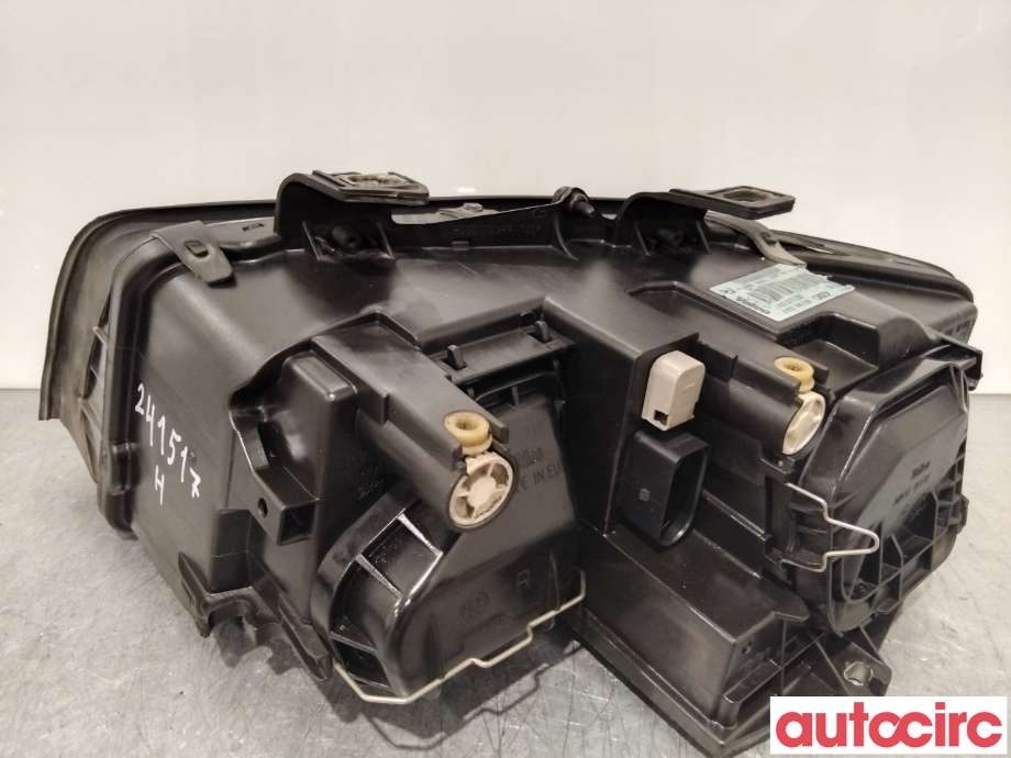Frontlykt høyre halogen til Audi A4 2001-2004 (Type II) (B6) (B6) (AUDI|8E0941030C|89305700|8E0941004F)