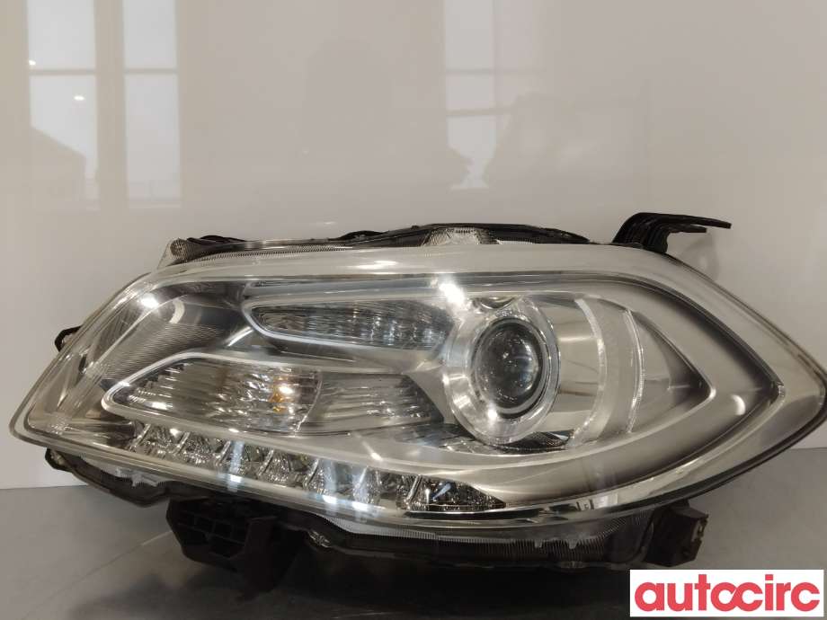 Frontlykt venstre halogen til Suzuki SX4 S-CROSS 2013-->> (Type II) (SUZUKI|3532061MA0)