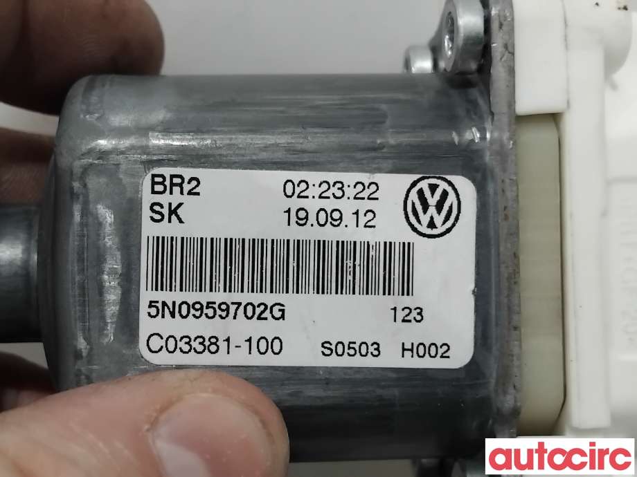 Ruteheis høyre foran til VW Tiguan 2011-2016 (Type I, Fase 2)  (VOLKSWAGEN|5N0959702G|0130822467|5N0959702J)
