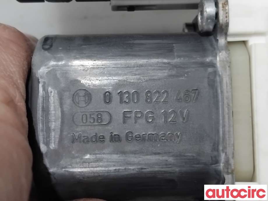 Ruteheis høyre foran til VW Tiguan 2011-2016 (Type I, Fase 2)  (VOLKSWAGEN|5N0959702G|0130822467|5N0959702J)