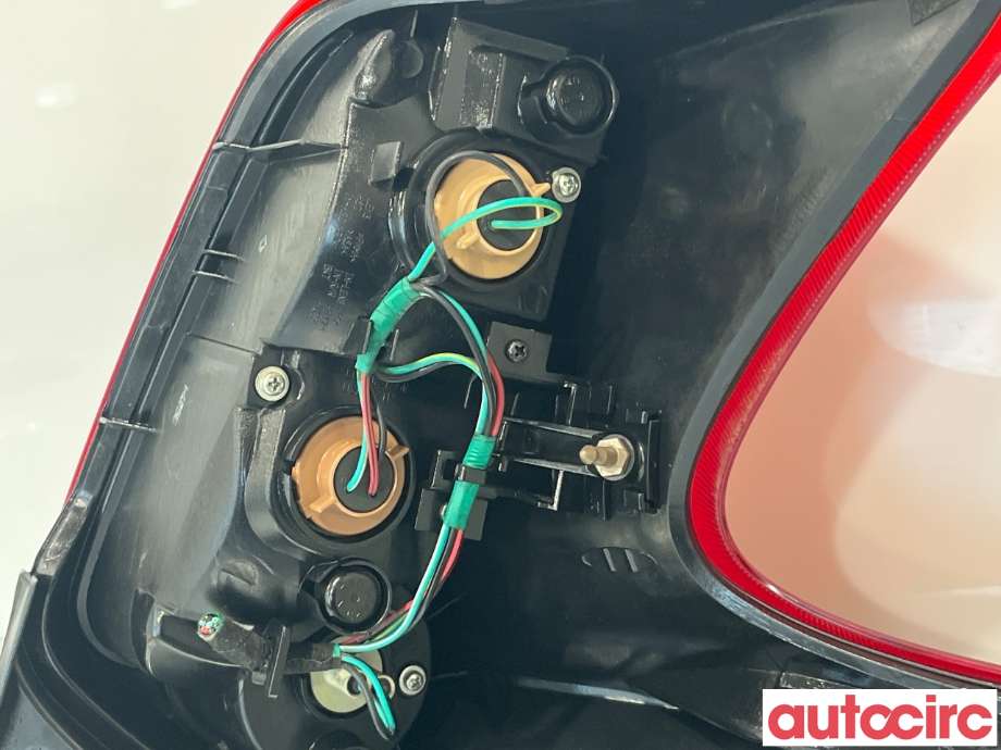 Baklykt høyre til Nissan Juke 2010-2014 (Fase 1) (NISSAN|265501KA0A||265501KA0B)