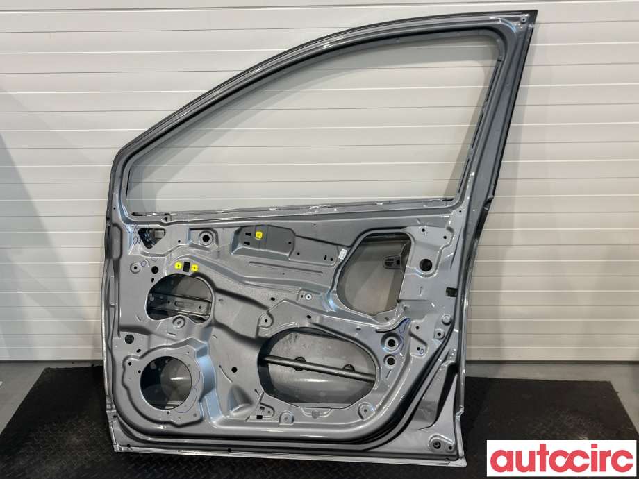 Dør høyre foran til Suzuki SX4 S-CROSS 2013-->> (Type II)  (SUZUKI|6800161M01)