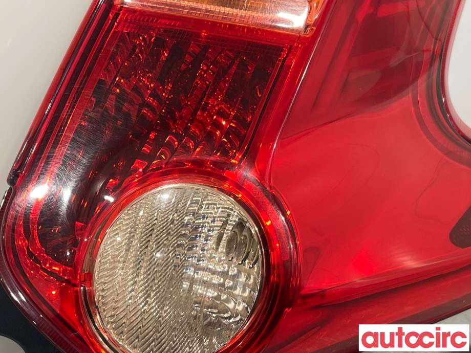 Baklykt venstre til Nissan Juke 2010-2014 (Fase 1)  (NISSAN|265551KA0A|265551KA0B)