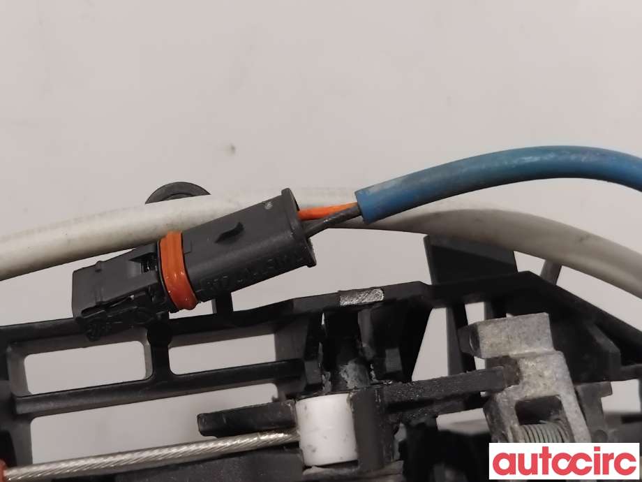 Dørhåndtak utv venstre bak til BMW 4-Serie 2013-2020 (F32/F33/F36) (F32/F33/F36) (BMW|51217207561||51217380545)
