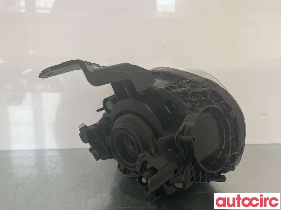 Frontlykt høyre halogen til Nissan Juke 2010-2014 (Fase 1)  (NISSAN|260101KA0A)