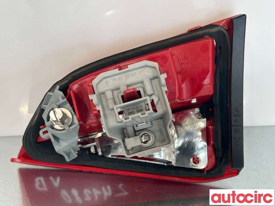 Baklykt venstre indre til Audi A4, Allroad 2009-2016 (Type I) (B8) (B8) (AUDI|8K9945093B)