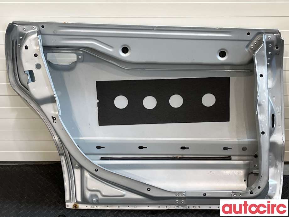 Dør venstre bak til Audi A8 1995-2002 (Type I) (AUDI|4D0833051A|4D0833051)