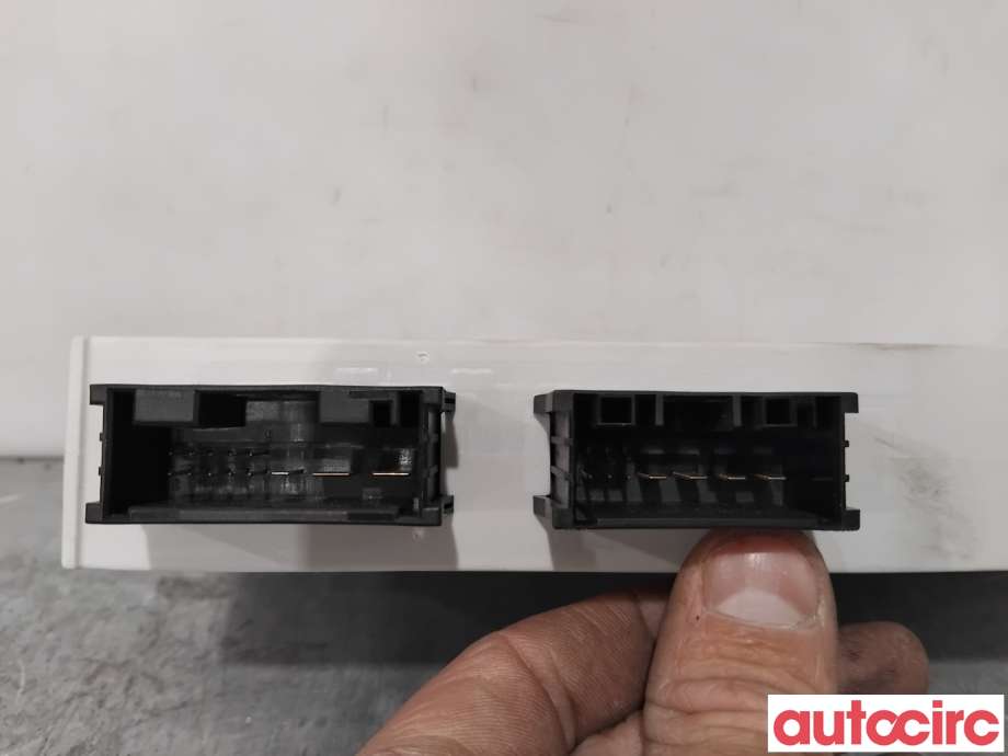 Styreenhet diverse til BMW 5-Serie 2010-2017 (F10/F11) (F10/F11) (BMW|61357365901|F005V01090|61357266666)