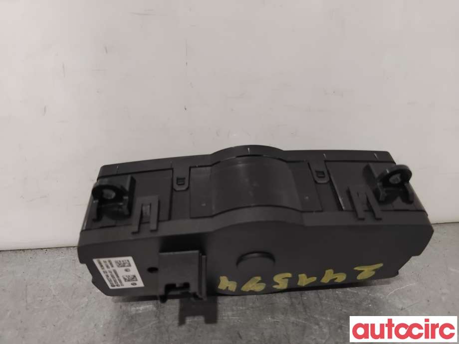Bryter lys til BMW 5-Serie 2010-2017 (F10/F11) (F10/F11) (BMW|61319192744|33920201-01|61316803965)