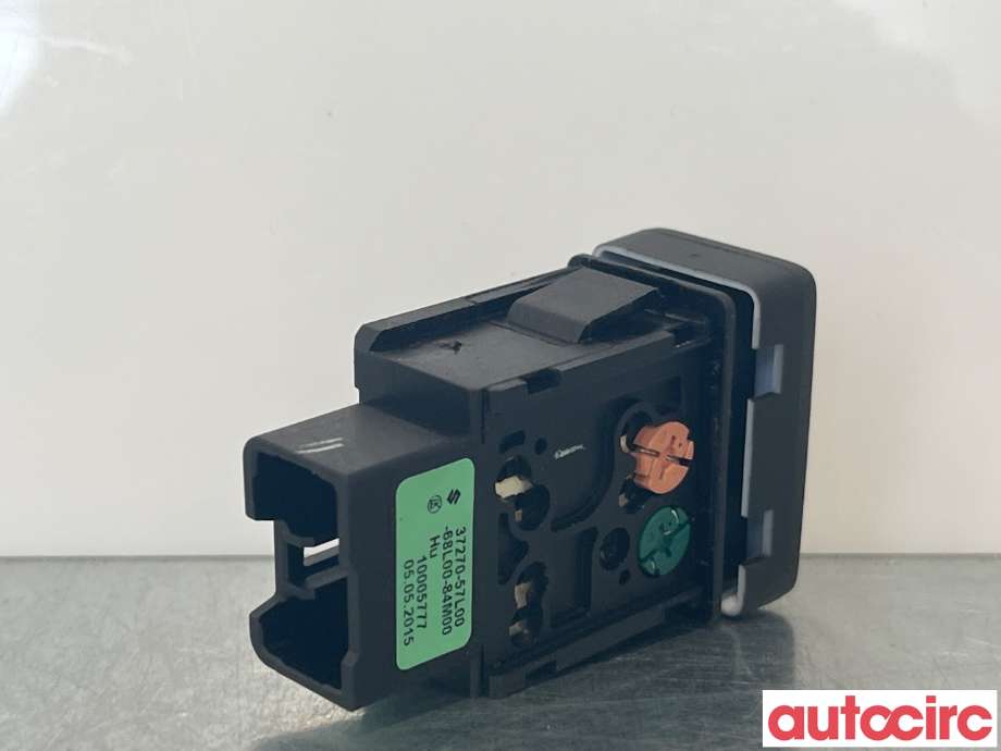 Bryter tåkelys til Suzuki Vitara 2015-->> (Type IV)  (SUZUKI|37270-68L00|3727068L00|3727057L00)