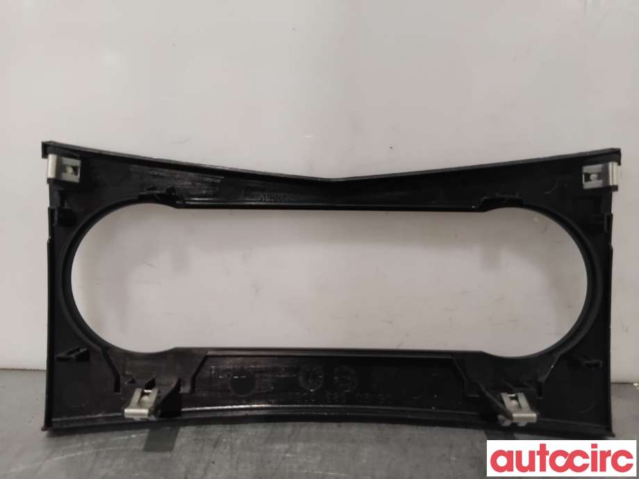 Dashbord diverse til Mercedes C-Klasse 2007-2011 (Fase 1) (W204) (W204) (MERCEDES|A2046800390|)