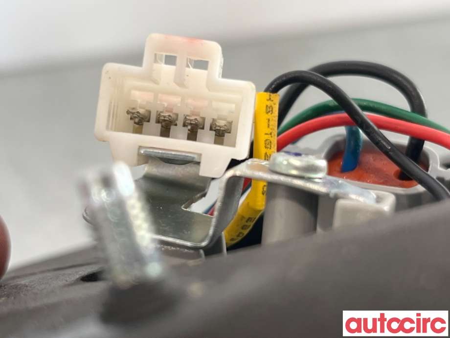 Baklykt høyre indre til Hyundai Ix35 2010-2015  (HYUNDAI|924042Y500|)