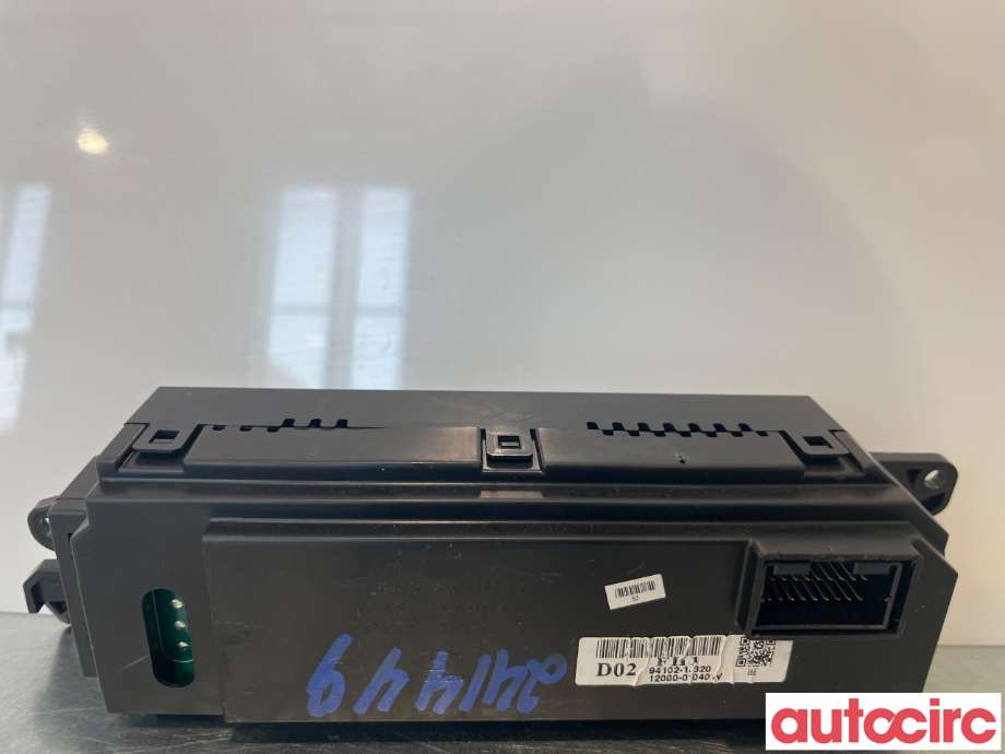 Multimedia display (MCU - Media Controller Unit) til Hyundai i20 2009-2014 (Type I) (HYUNDAI|941021J325)