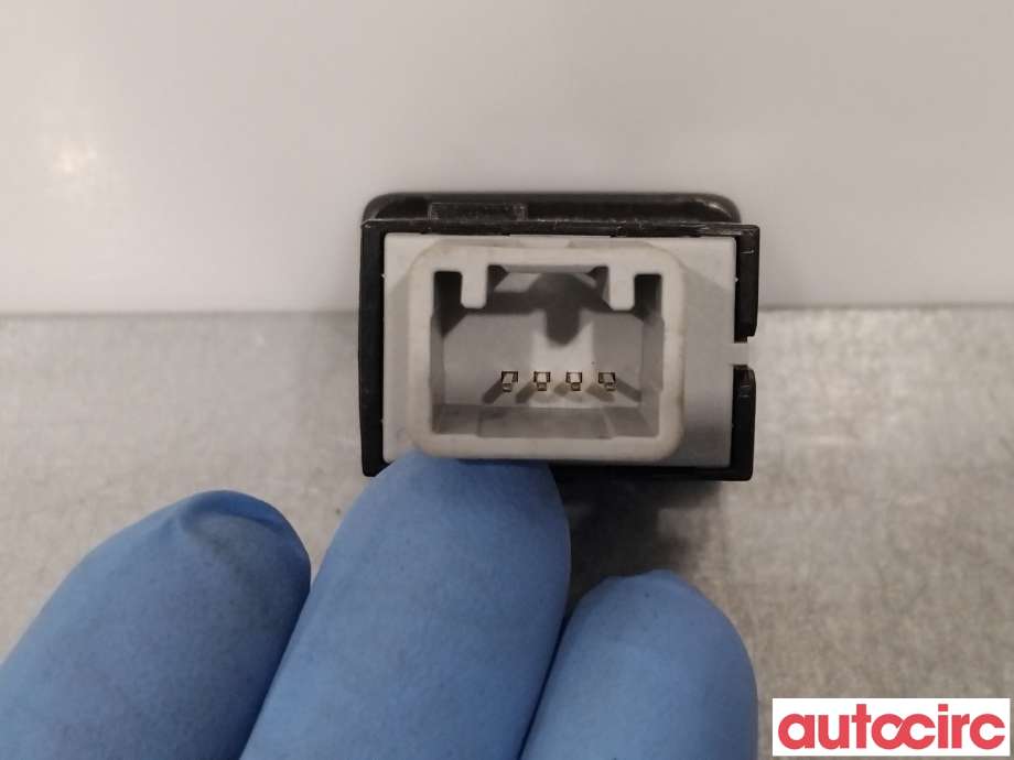 Bryter diverse til Mitsubishi Outlander 2015-->> (Type III, Fase 2) (MITSUBISHI|8610A176|)